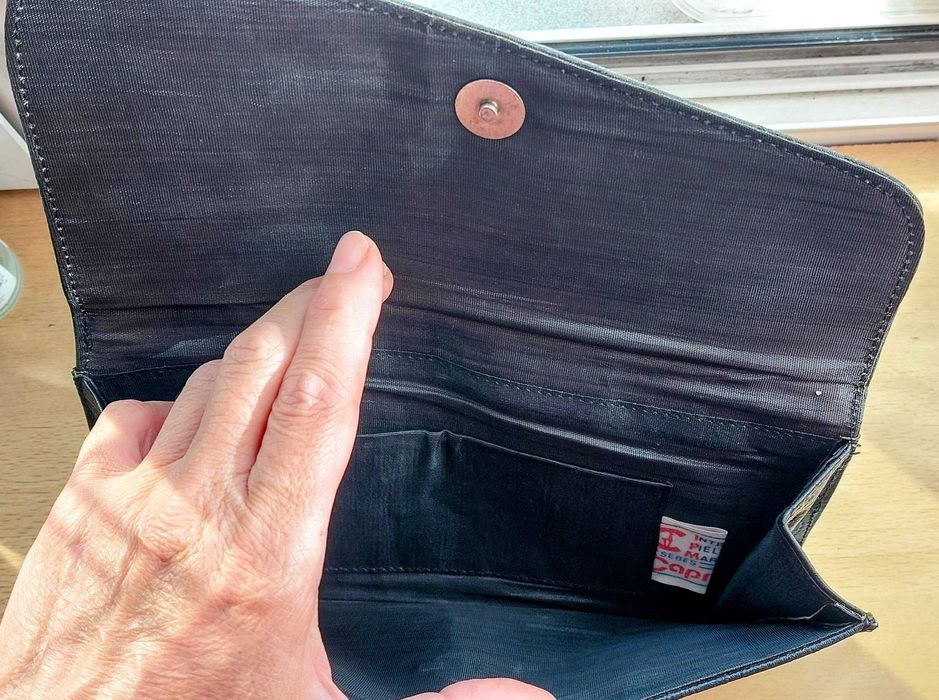 Poseta-plic eleganta, culoare neagra, piele, brodata