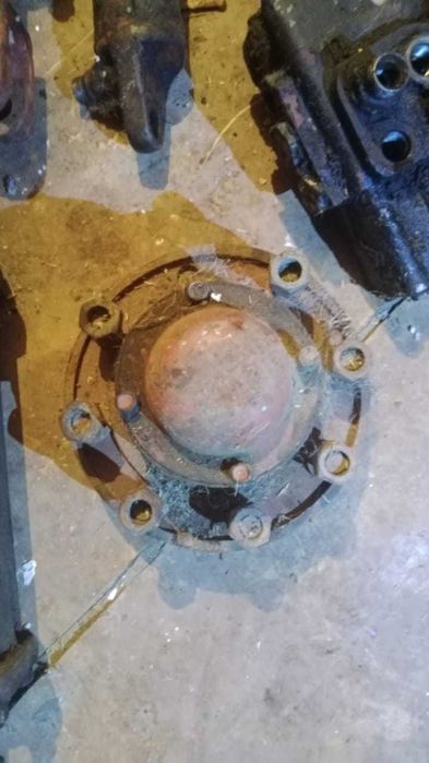 продам целиндры, ступица ПТС и др.