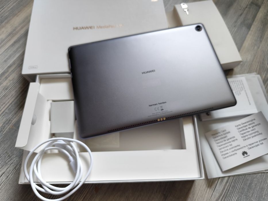 Huawei MediaPad M5 10.8", 4GB RAM, 64GB Space Gray като нов