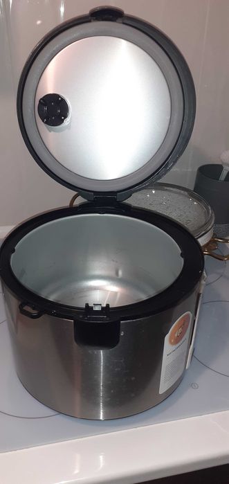 Мультиварка DEXP новая