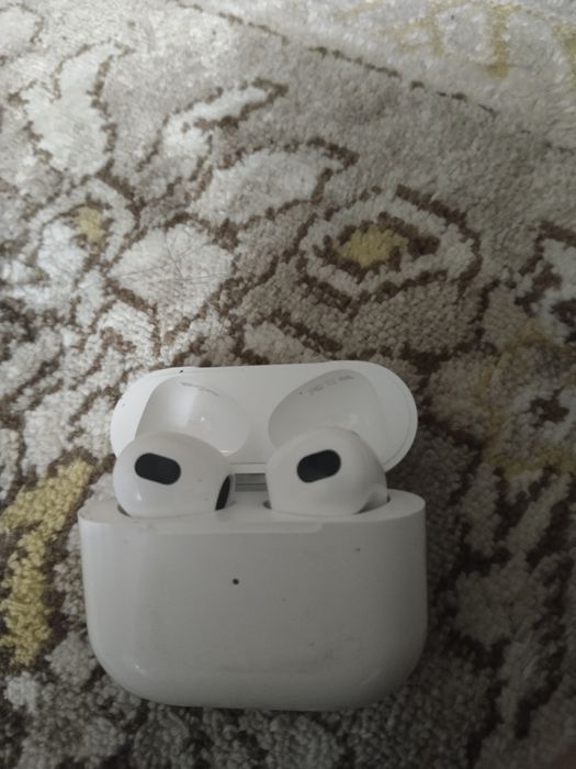 Наушники б/у в отличном состоянии