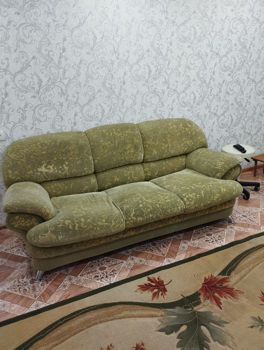 Продам диван недорого