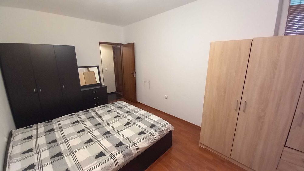 Двустаен апартамент в жк Студентски град