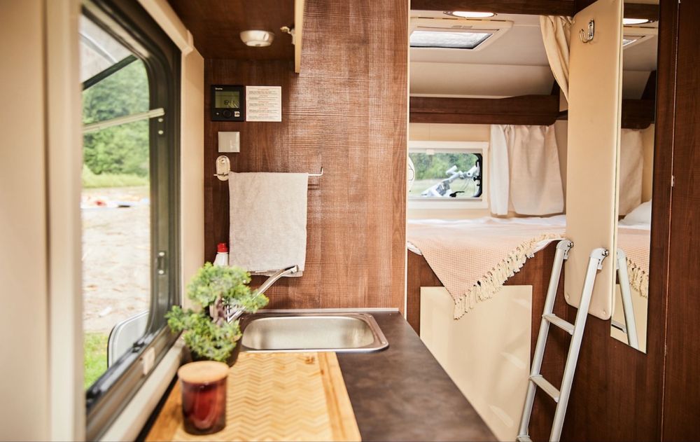 De vanzare 2 Autorulote 6 locuri + site prezentare & booking inclus)