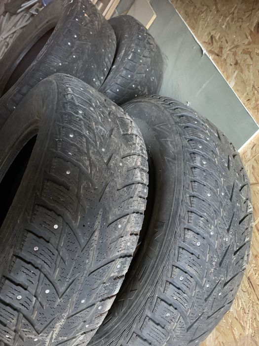 Продам шины 265/65/17 зимние