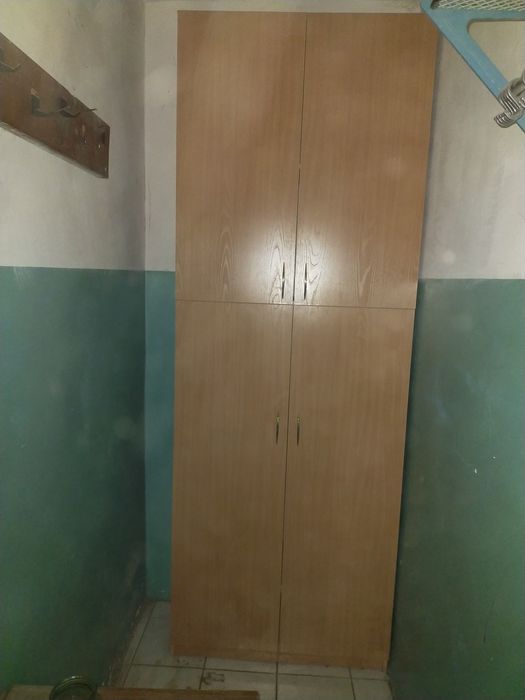 Продам шкаф двух створчатый