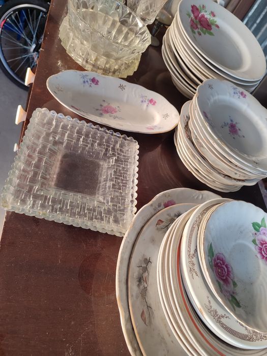 Посуда тарелки стаканы 200т