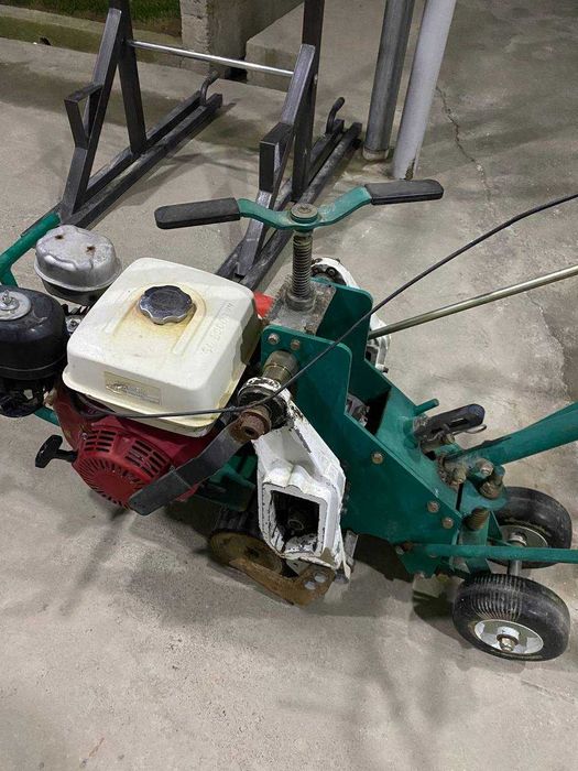 Benzinli gazon kesish apparati (Chim qirqish mashinasi)