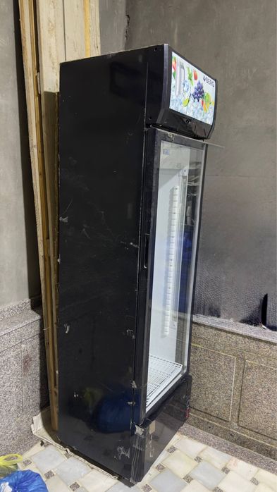 Vetrinali haladilnik sotiladi
