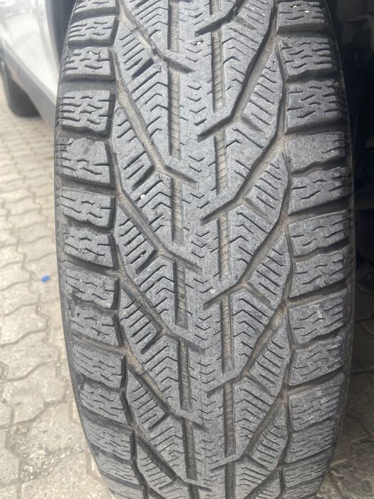Зимни гуми за SUV 225/65/17