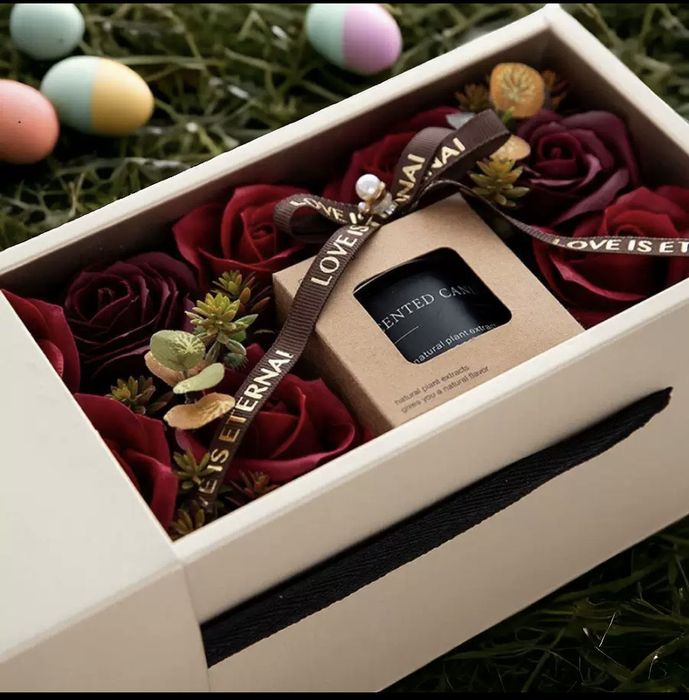 Цветы и свечи аромитизораванные