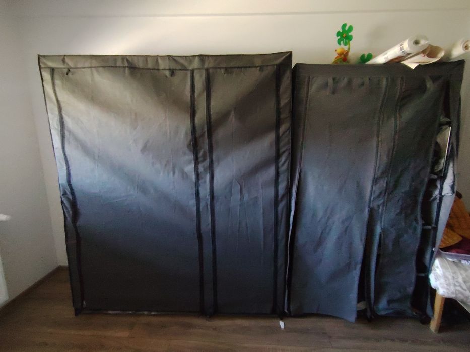 Doua dulapuri model Jisk