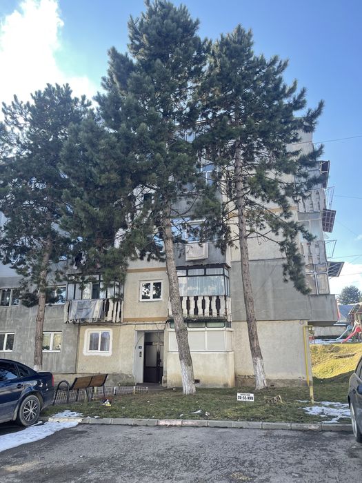 Vand apartament str mioritei nr 10