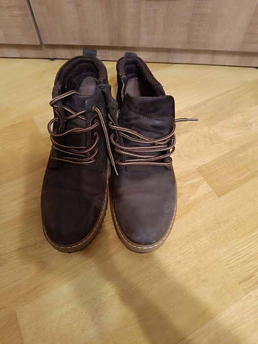 Ghete din piele intoarsa