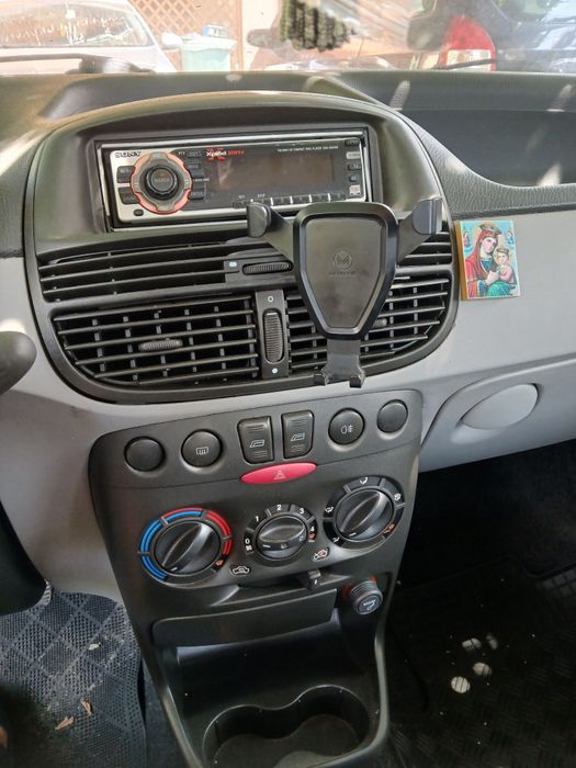 FIAT Punto 2000 — imagine 2