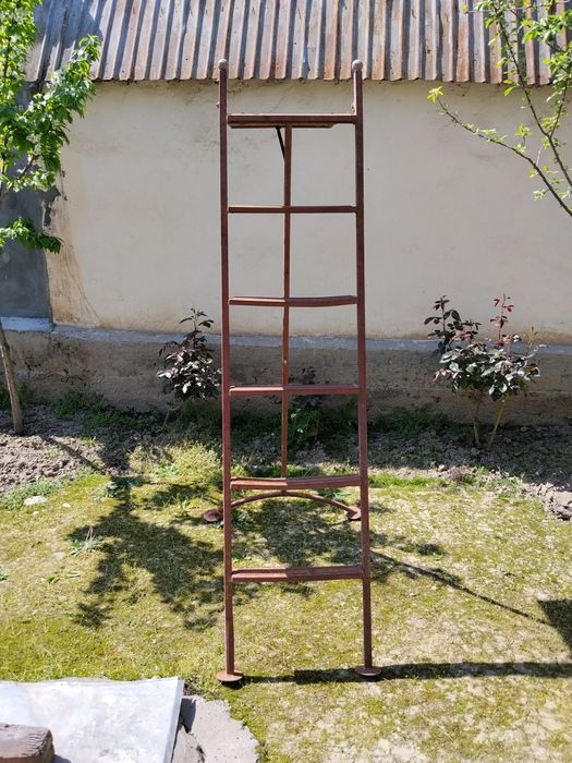 Продается стремянка.