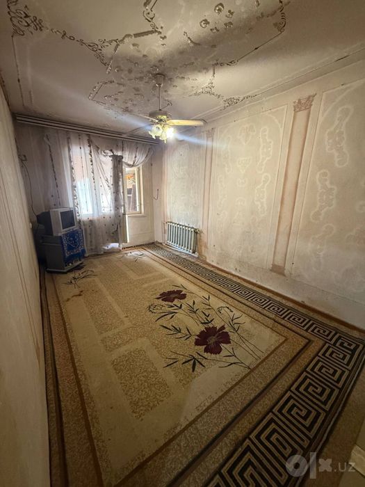 6 метрли балконга эга 3 хонали квартира сотилади