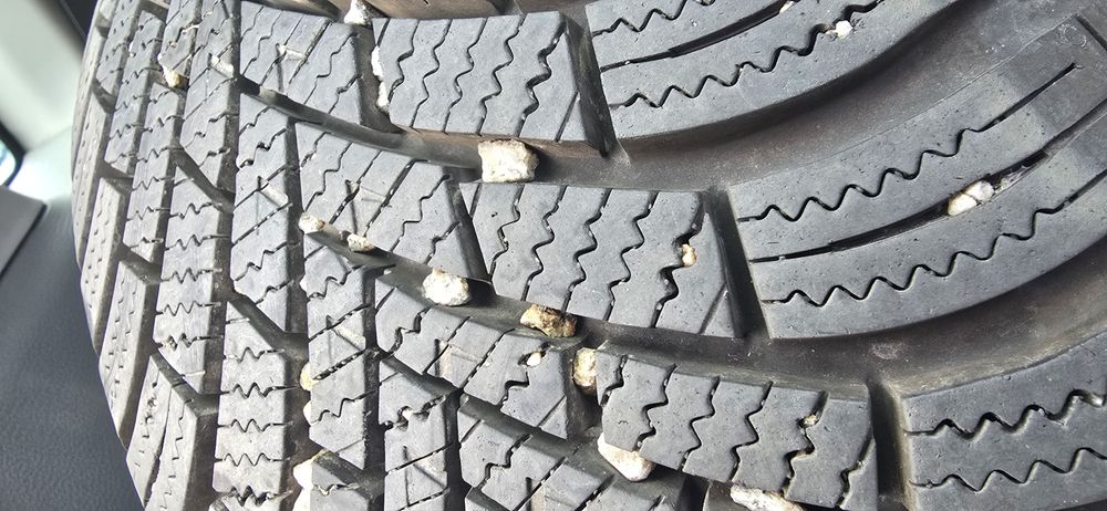 205 55 16, 7mm  ДОТ 23г. Nexen Wintercraft wp52 Зимни гуми