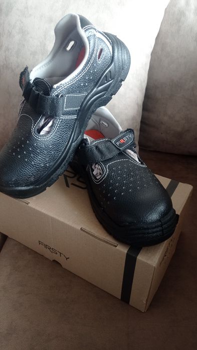 Работни обувки с метално бомбе