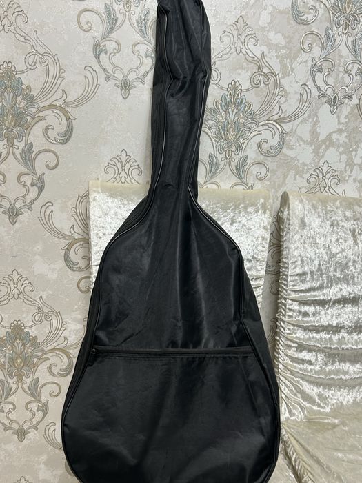 Гитара хорошие состоение почти новыи