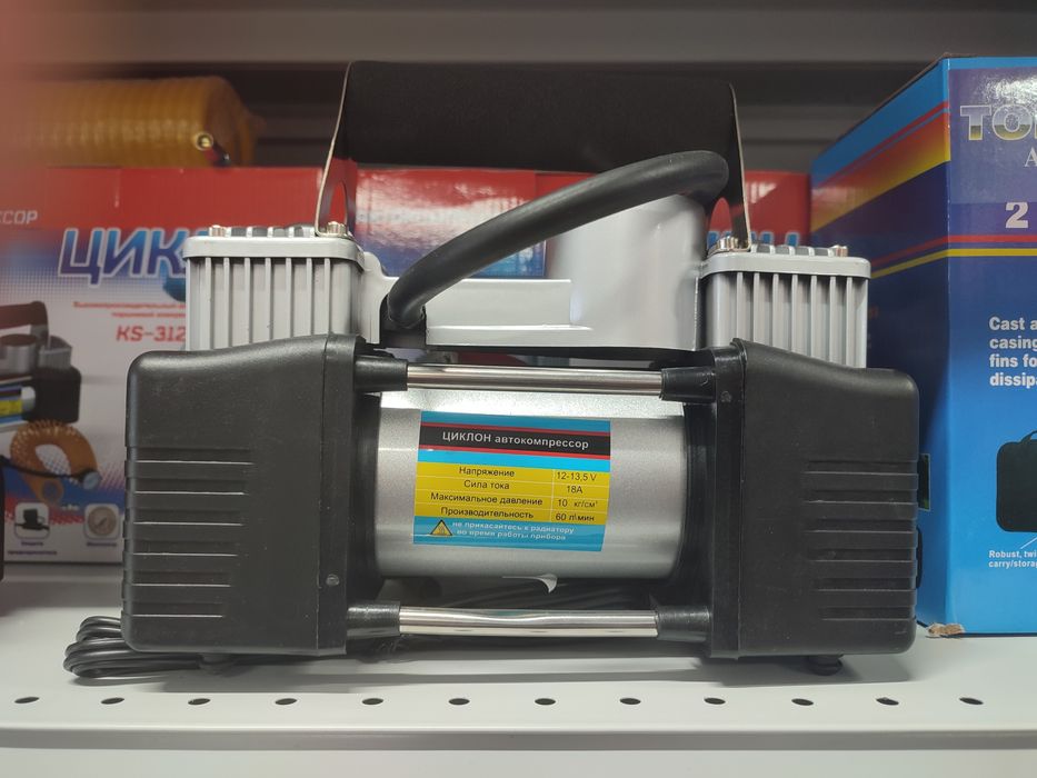 Компресор для подкачки колес