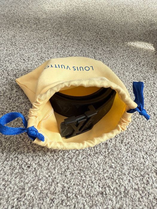 Curea noua cu eticheta