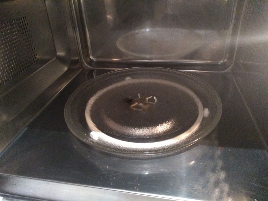 Микровълнова печка ,,Sang " за части .