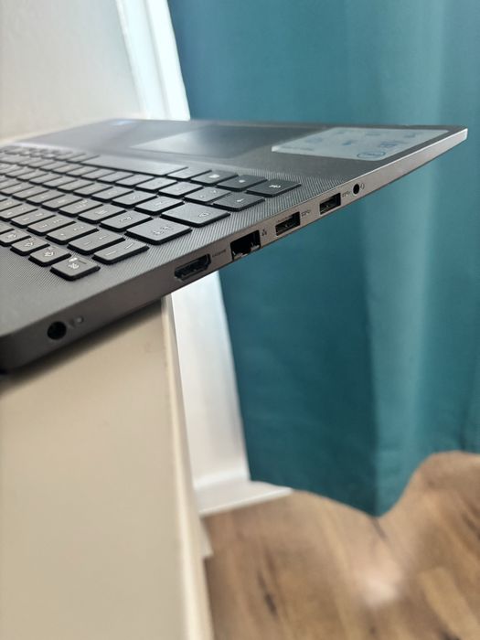 Dell Vostro 15• Procesor i5-11th Gen• SSD 512gb• 15,6” Full HD