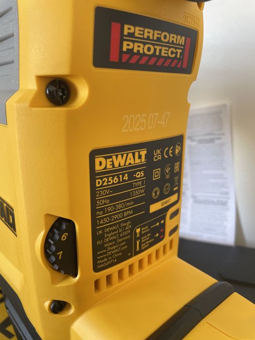 DeWALT D25614K-QS / Ciocan Rotopercutor (SDS-Max, 220V. / 1350 W. 10,5J.) + Valiza Transport, Original Nou !