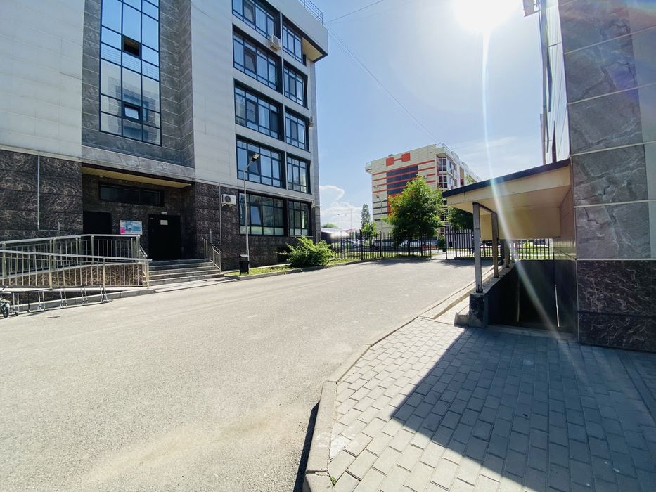 Продам под коммерцию недвижимость