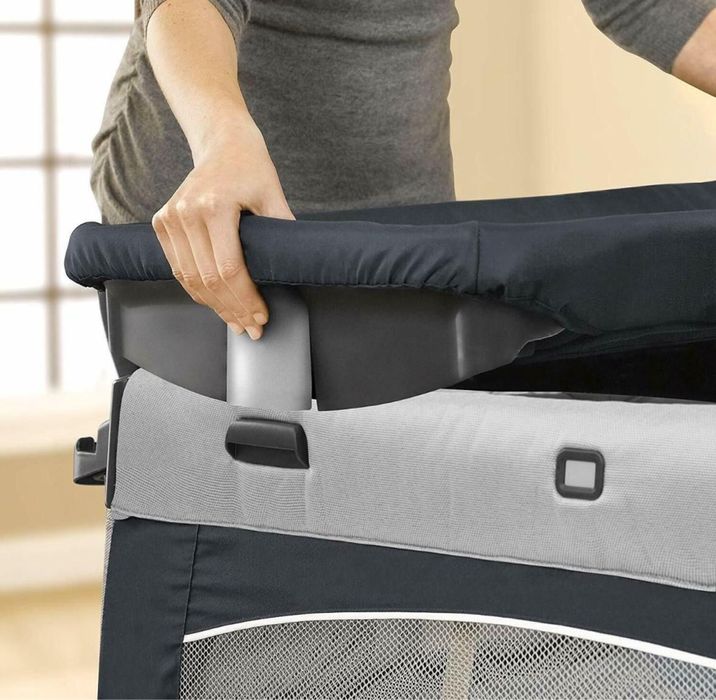 Детская кровать-манеж  Chicco