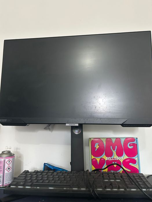Pachet: monitor,pc,scaun gaming , birou gaming