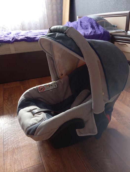 Продам автокресло- люльку.
