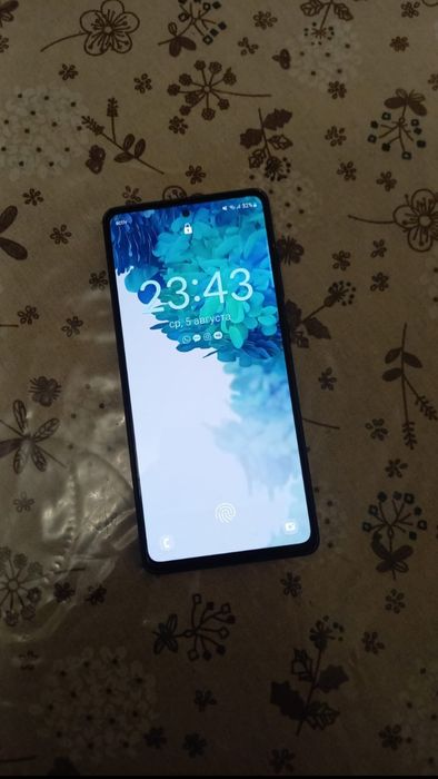 Samsung s20 fe Обмен и могу продать