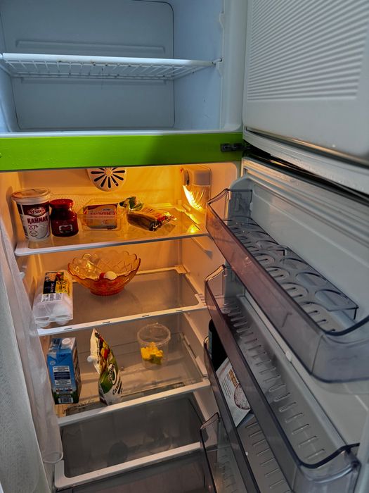 Холодильник Vestel