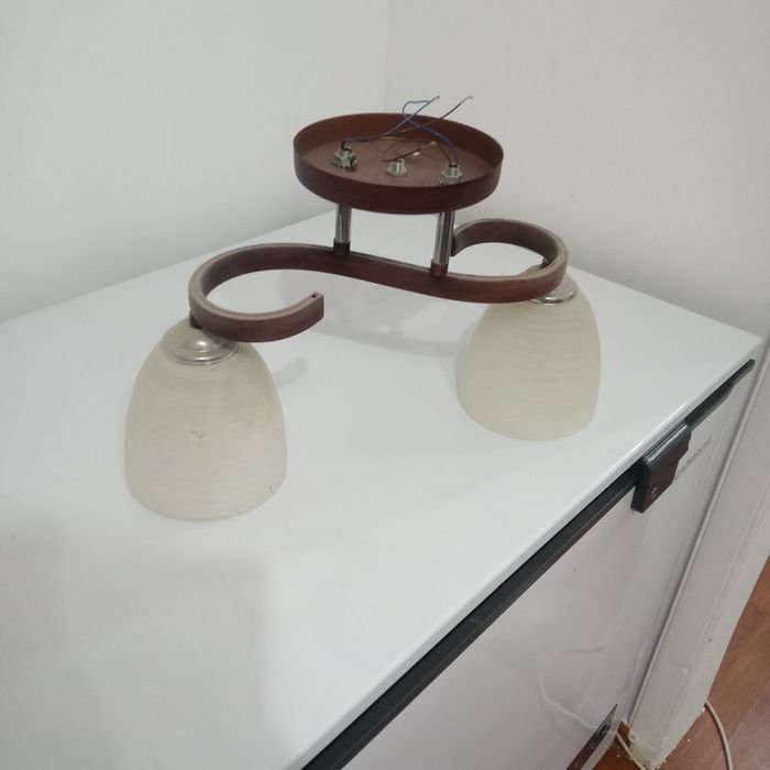 Люстр продам 2 лампы