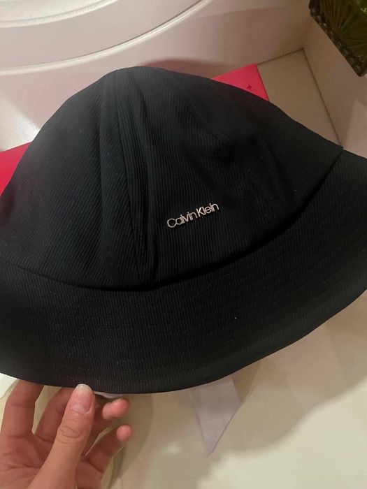 Нови Calvin Klein шапки