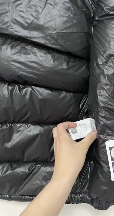 PREMIUM Vesta m.o.n.c.l.e.r neagra NFC tag shiny(matta)