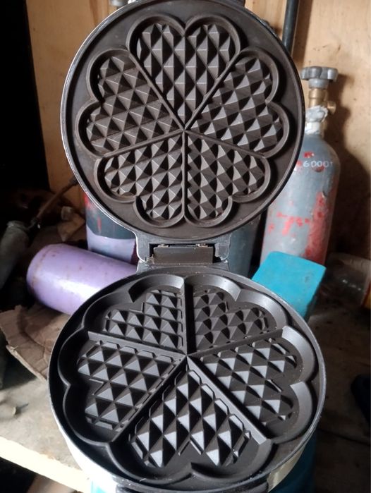 Продам вафельницу