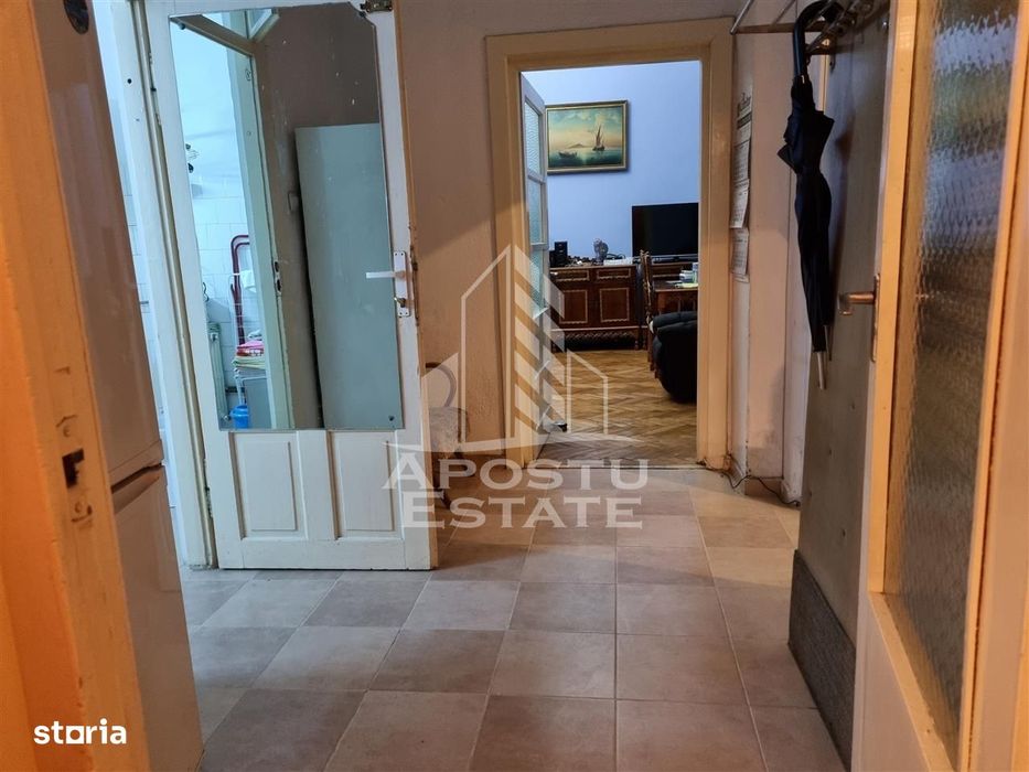 Apartament cu 4 camere de inchiriat, Ultraentral, Timisoara