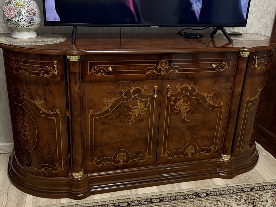 Продам гостиную для зала