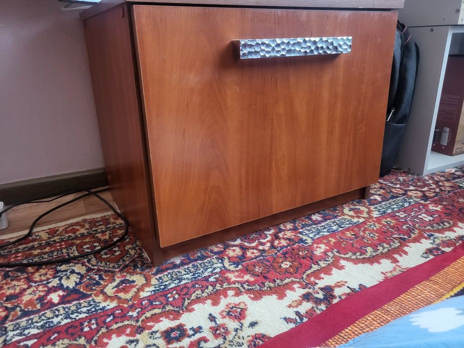 Шкаф и тумбочкаа