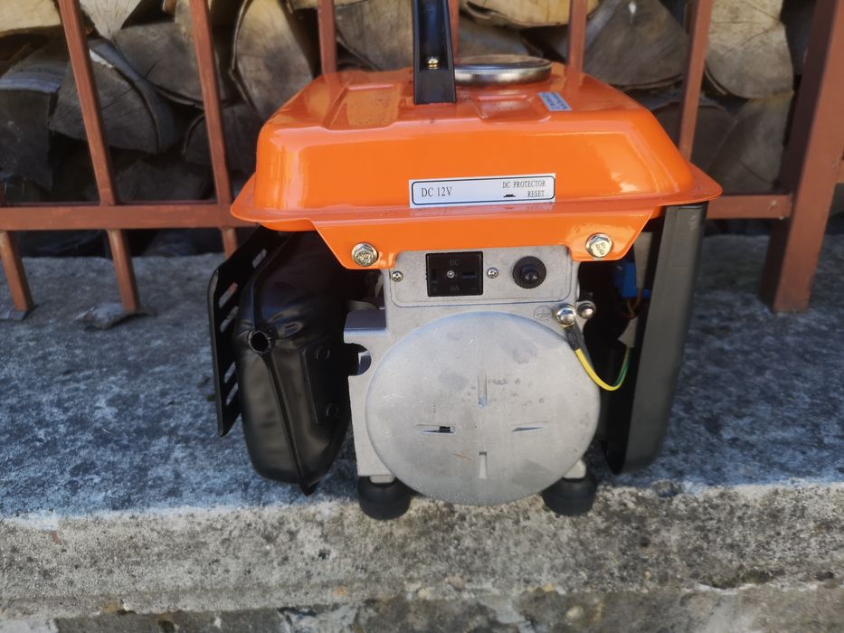 Продавам бензинов генератор за ток 650w