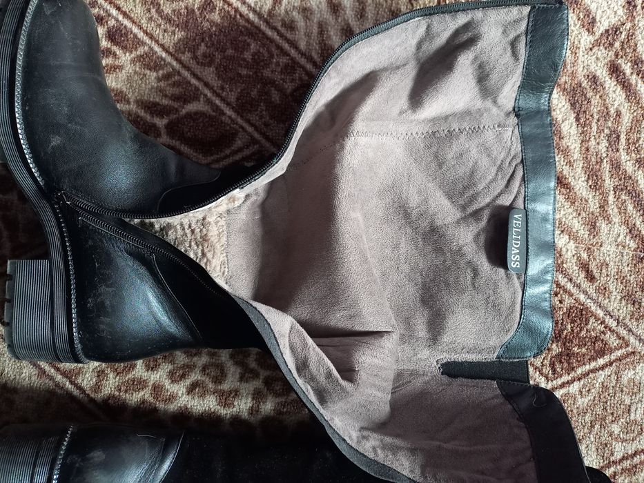 Продам женские сапоги