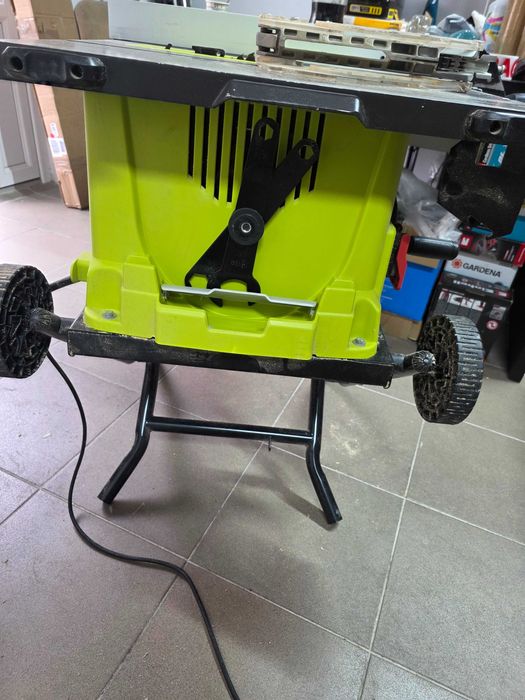 Fierastrau circular de masa Ryobi RTS1800EF-G