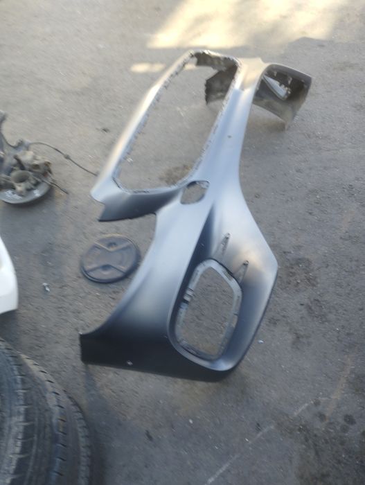 Bara fata Mercedes s klass lovită