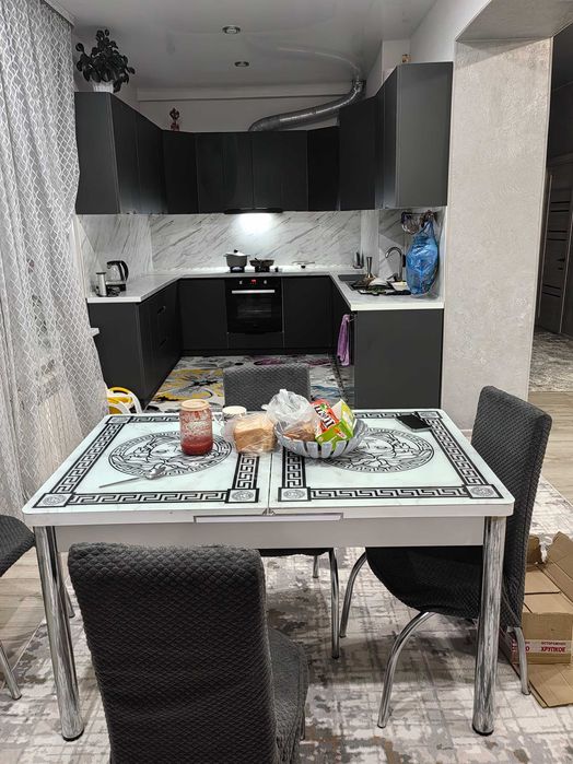 Продам квартиру из 5 комнат в  4 микрораоне