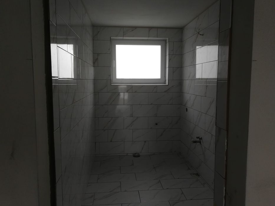 Execut lucari interioare si exterioare