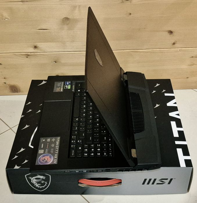 Laptop Gaming MSI Titan i9 13980HX RTX 4090 17.3" 4K 144Hz