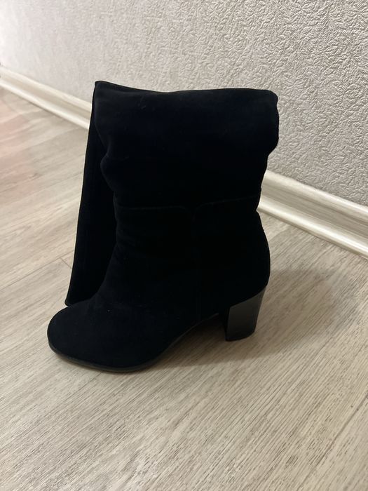 Продам замшевые сапожки